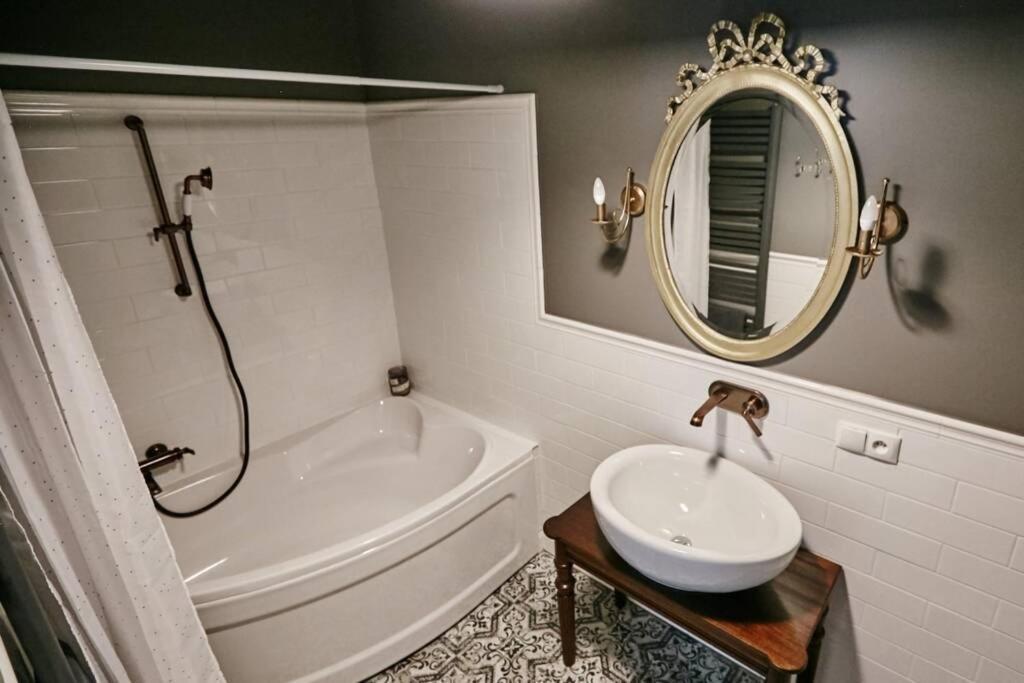 Bezowy Apartament De Lux Dla 4 Osob Chorzow Katowice المظهر الخارجي الصورة